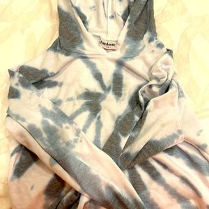 Firehouse cropped long sleeve w/ hoddie